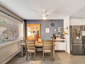 18601 Collins Street D17, Tarzana (los Angeles) CA 91356