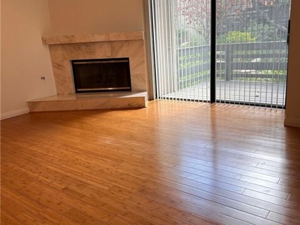 21900 Marylee Street 277, Woodland Hills (los Angeles) CA 91367