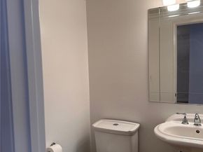 21900 Marylee Street 277, Woodland Hills (los Angeles) CA 91367