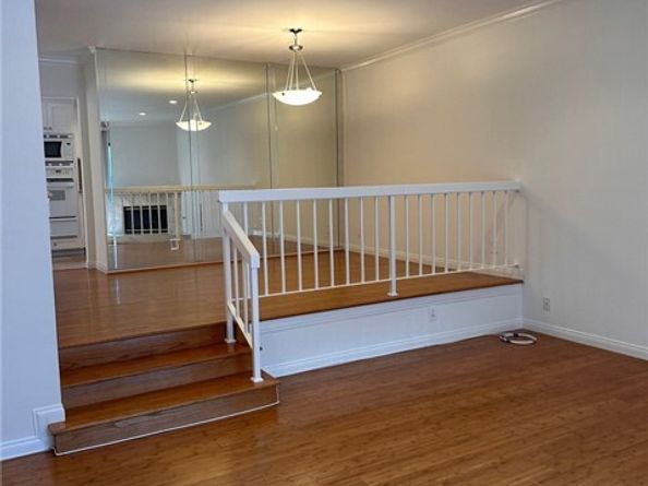 21900 Marylee Street 277, Woodland Hills (los Angeles) CA 91367