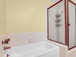 18242 Burbank Boulevard 8, Tarzana (los Angeles) CA 91356