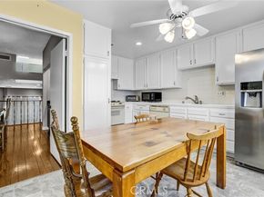 18242 Burbank Boulevard 8, Tarzana (los Angeles) CA 91356