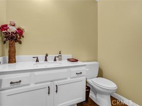 18242 Burbank Boulevard 8, Tarzana (los Angeles) CA 91356