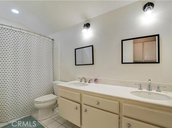 6221 Mammoth Avenue, Los Angeles CA 91401