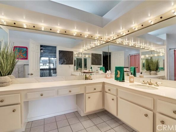 6221 Mammoth Avenue, Los Angeles CA 91401