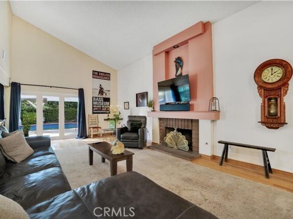 6221 Mammoth Avenue, Los Angeles CA 91401