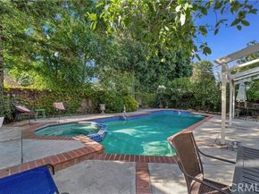 6221 Mammoth Avenue, Los Angeles CA 91401