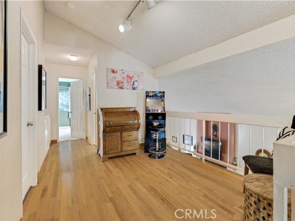 6221 Mammoth Avenue, Los Angeles CA 91401