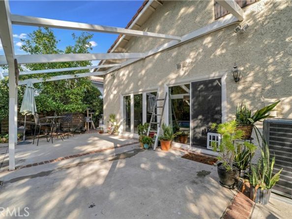 6221 Mammoth Avenue, Los Angeles CA 91401