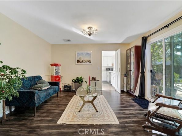 6221 Mammoth Avenue, Los Angeles CA 91401