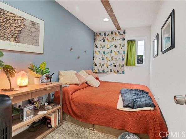 6221 Mammoth Avenue, Los Angeles CA 91401