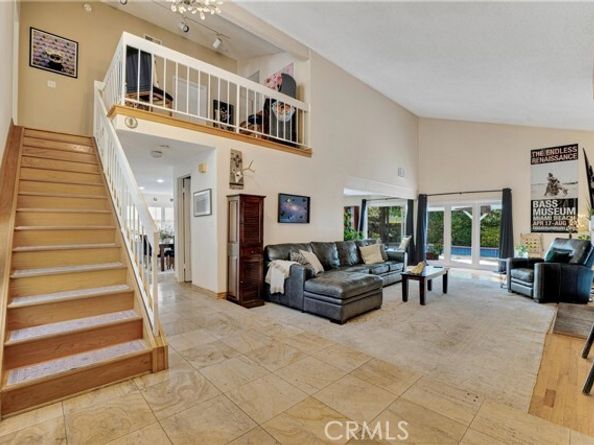 6221 Mammoth Avenue, Los Angeles CA 91401