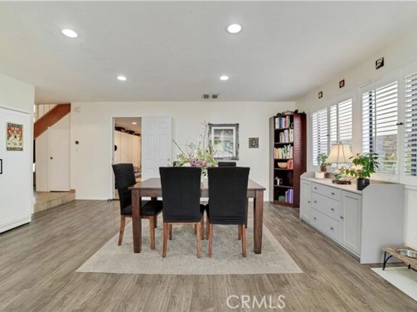 6221 Mammoth Avenue, Los Angeles CA 91401