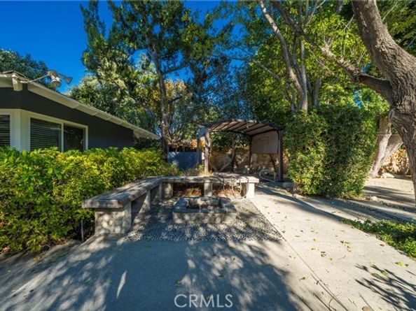 9356 Beckford, Northridge (los Angeles) CA 91324