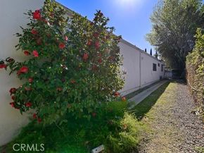 19825 Santa Rita Street, Woodland Hills (los Angeles) CA 91364
