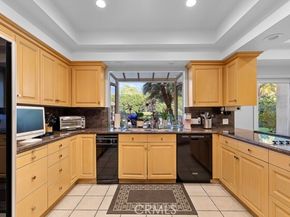 19825 Santa Rita Street, Woodland Hills (los Angeles) CA 91364