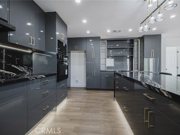 9055 Forbes Avenue, Northridge (los Angeles) CA 91343