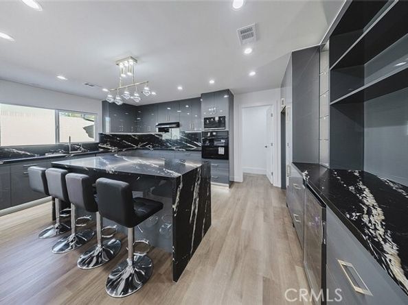 9055 Forbes Avenue, Northridge (los Angeles) CA 91343