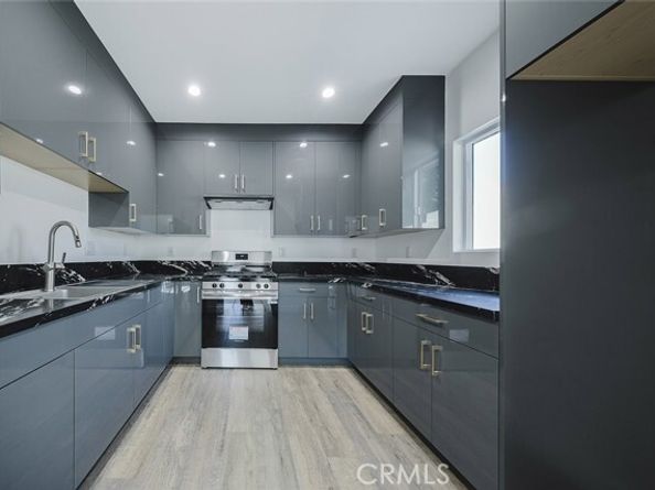 9055 Forbes Avenue, Northridge (los Angeles) CA 91343