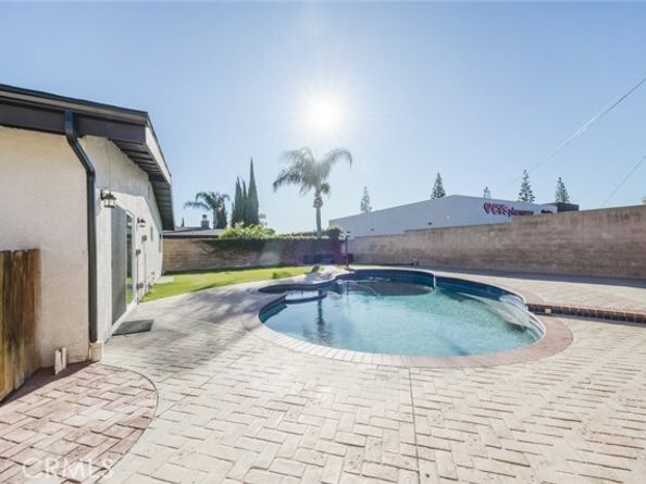 9055 Forbes Avenue, Northridge (los Angeles) CA 91343