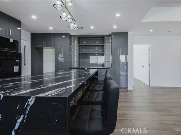 9055 Forbes Avenue, Northridge (los Angeles) CA 91343