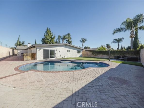 9055 Forbes Avenue, Northridge (los Angeles) CA 91343