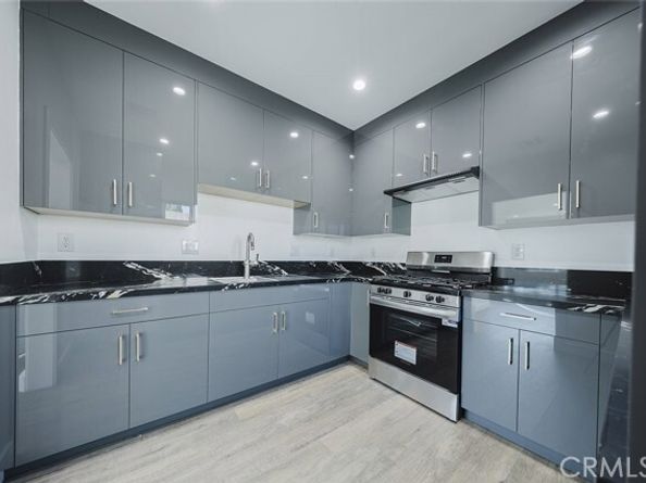 9055 Forbes Avenue, Northridge (los Angeles) CA 91343