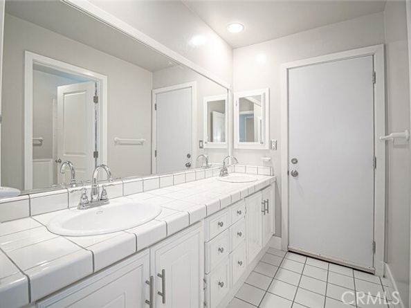 6171 Jared Court, Woodland Hills (los Angeles) CA 91367
