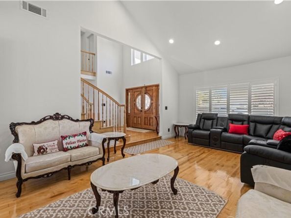 21326 Romar Street, Chatsworth (los Angeles) CA 91311