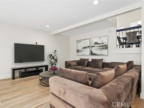 21535 Erwin Street 131, Woodland Hills (los Angeles) CA 91367