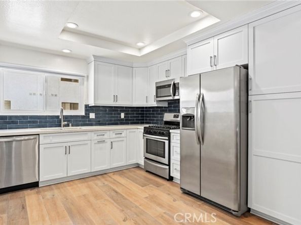 21535 Erwin Street 131, Woodland Hills (los Angeles) CA 91367