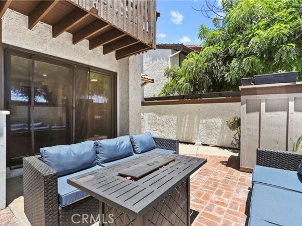 21535 Erwin Street 131, Woodland Hills (los Angeles) CA 91367