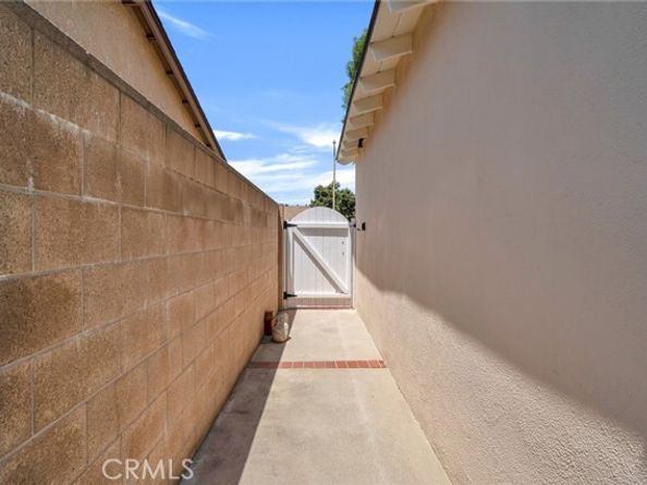 18944 Prairie Street, Northridge (los Angeles) CA 91324