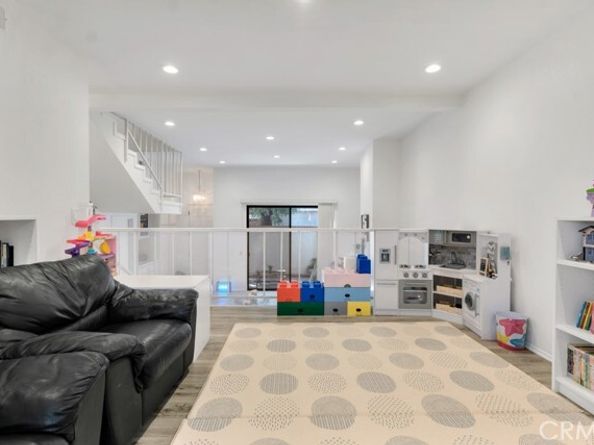 10201 Mason Avenue 9, Chatsworth (los Angeles) CA 91311