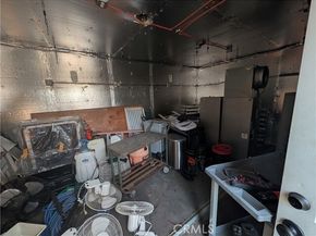 6742 Nagle, Van Nuys (los Angeles) CA 91401