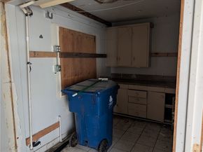 6742 Nagle, Van Nuys (los Angeles) CA 91401