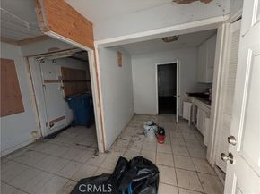 6742 Nagle, Van Nuys (los Angeles) CA 91401