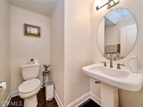21125 Ingomar Court, Canoga Park (los Angeles) CA 91304