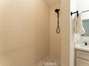 16124 San Fernando Mission, Granada Hills (los Angeles) CA 91344