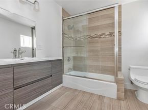 6015 Laurelgrove Avenue, North Hollywood (los Angeles) CA 91606