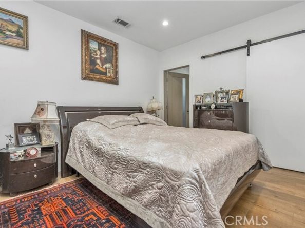 6015 Laurelgrove Avenue, North Hollywood (los Angeles) CA 91606