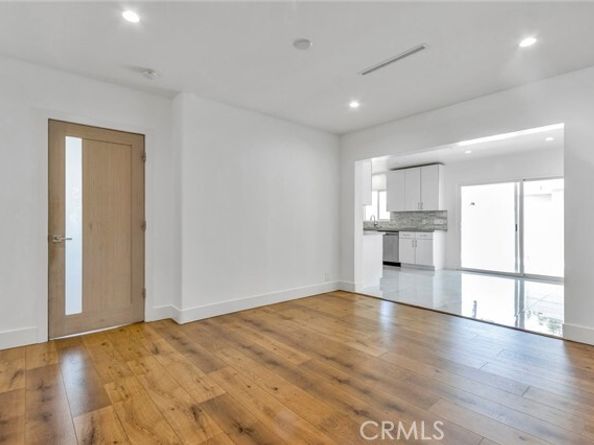6015 Laurelgrove Avenue, North Hollywood (los Angeles) CA 91606