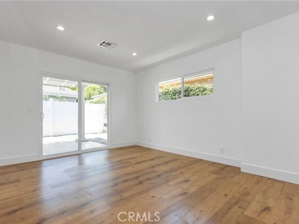6015 Laurelgrove Avenue, North Hollywood (los Angeles) CA 91606