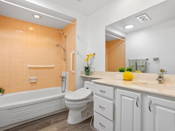 3621 Vista Campana 95, Oceanside CA 92057
