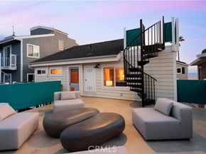 29 Surfside Avenue B, Surfside (seal Beach) CA 90743