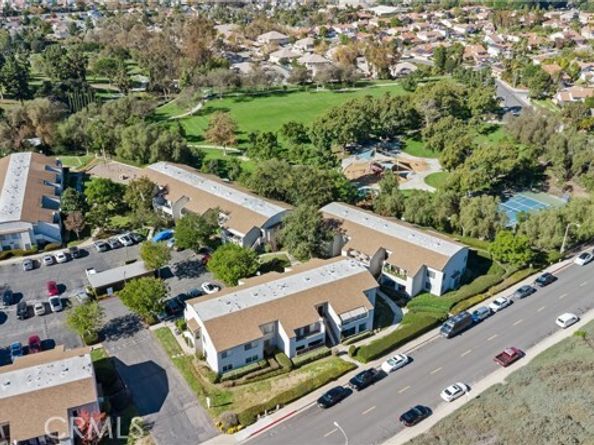 21921 Rimhurst Dr. 128F, Lake Forest (el Toro) CA 92630