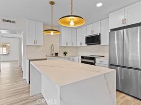 21921 Rimhurst Dr. 128F, Lake Forest (el Toro) CA 92630