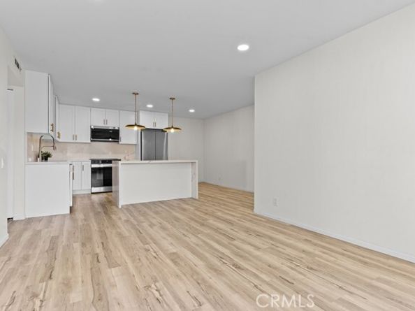 21921 Rimhurst Dr. 128F, Lake Forest (el Toro) CA 92630