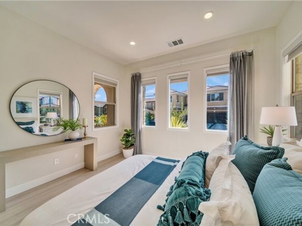 5437 Heritage Oak Drive, Lake Forest (el Toro) CA 92679