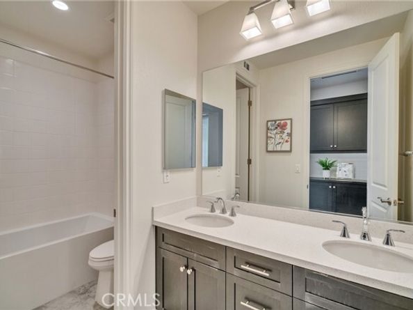 5437 Heritage Oak Drive, Lake Forest (el Toro) CA 92679